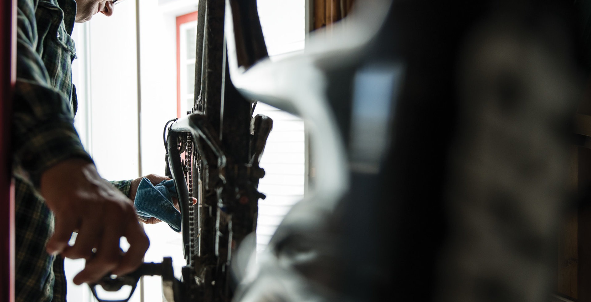 There’s nothing that’s more satisfying than a smooth-running drivetrain. A little bit of mid-winter maintenance keeps the excitement high and the bike fresh for Tom Stuessy. Photo: Brooks Curran