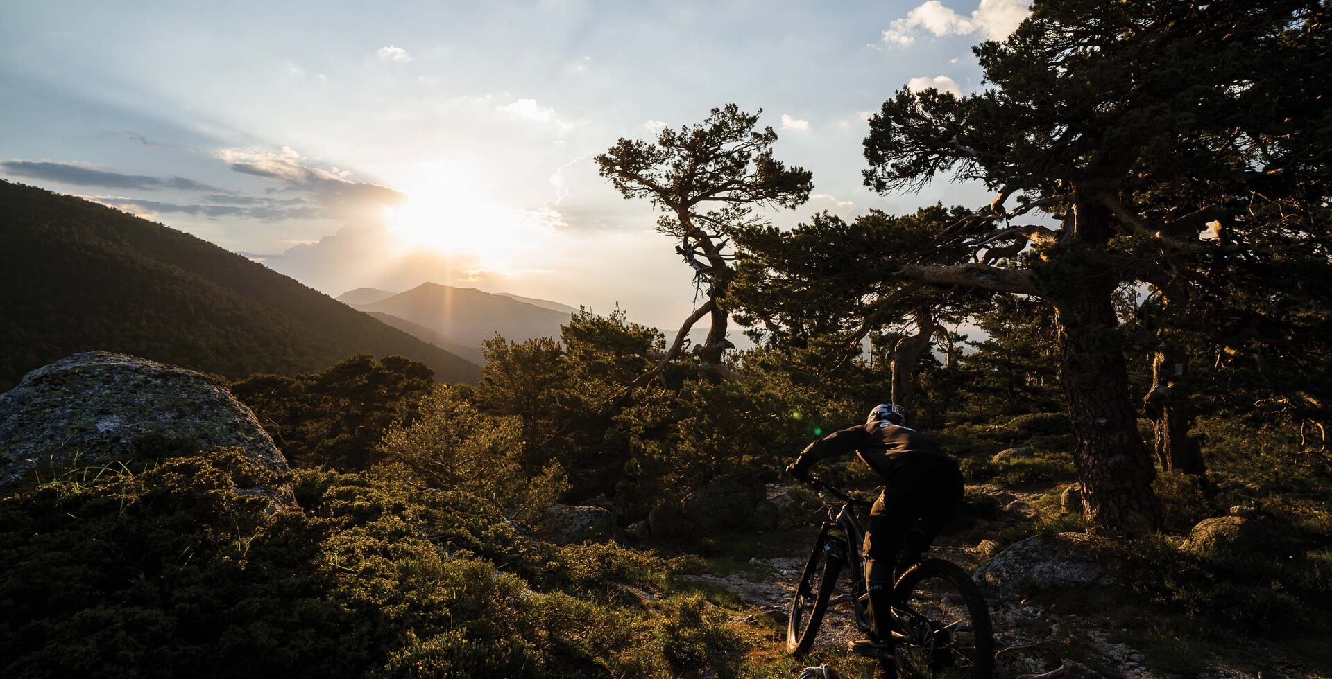 Madrid’s riding scene may be small, but it’s driven by a passionate bunch. Although a Madrid local and BMX legend, Sergio Layos didn’t start riding mountain bikes until well into his career.