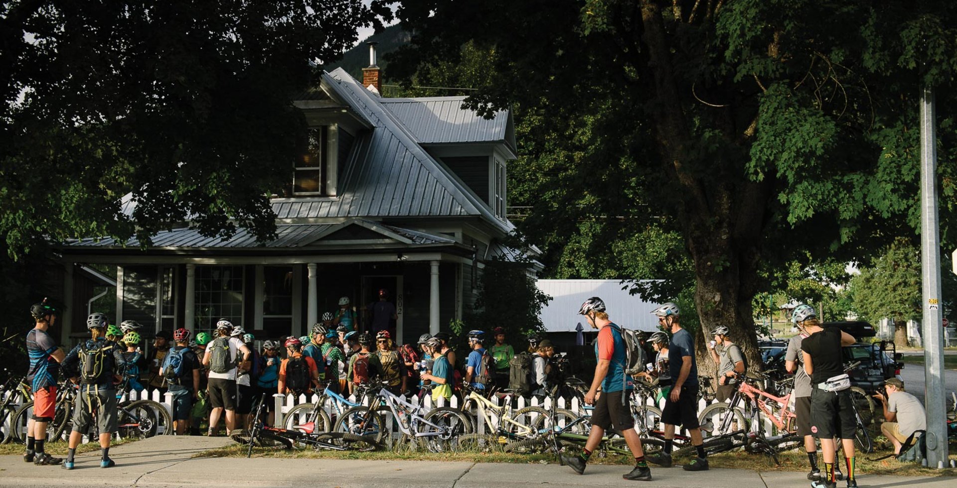 Mojito bars aren’t a typical stop on Pedal and Pint rides, but they’re always a good idea. Riders enjoy some free refreshments at the house of Karl Guillote, a recent Revelstoke resident and Pedal and Pint regular.