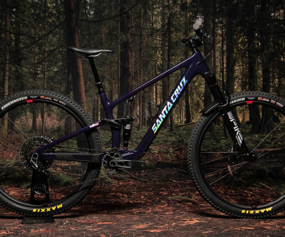 Wait, is that a Santa Cruz?