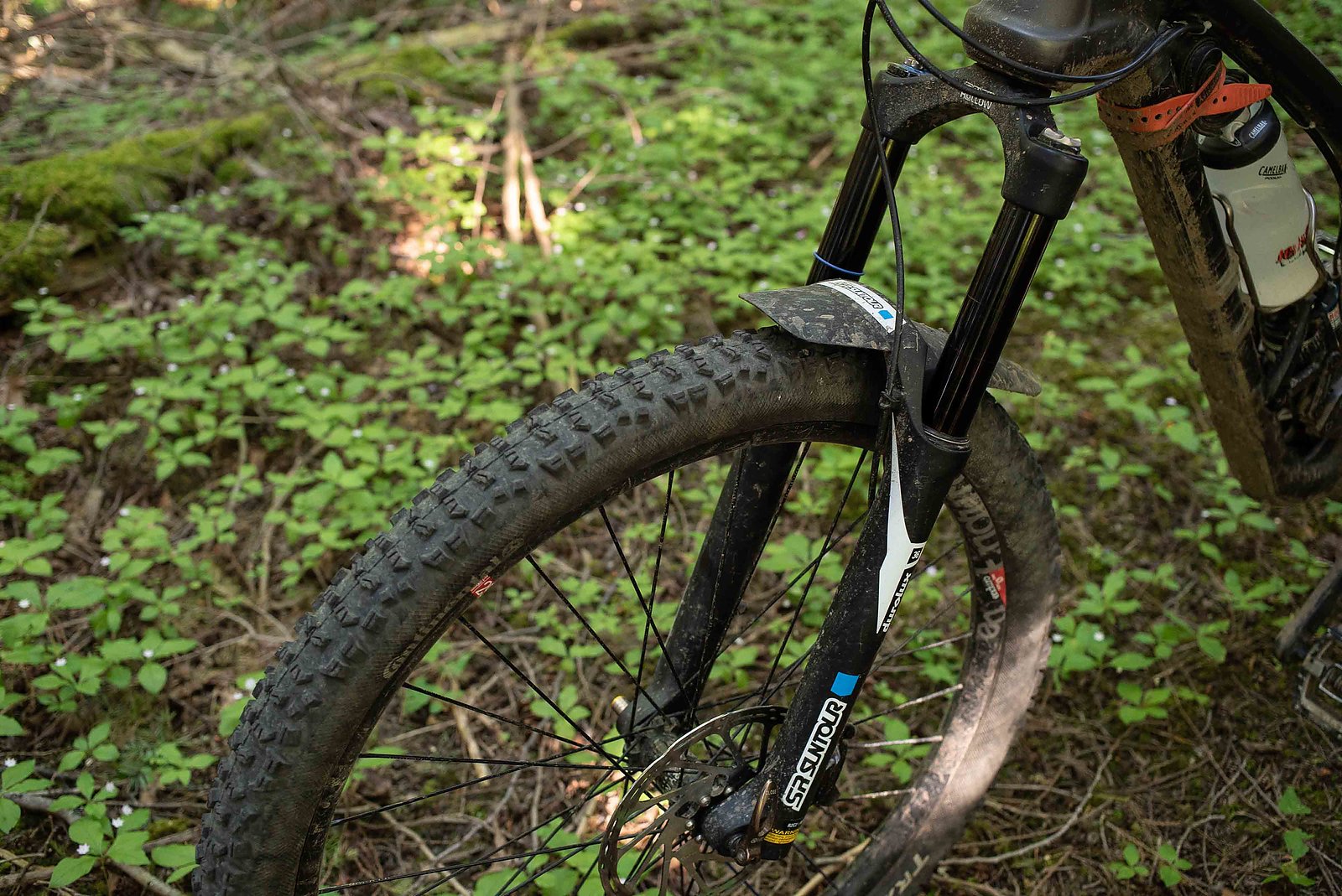 SR Suntour Durolux Fork Suspension Review Freehub Magazine