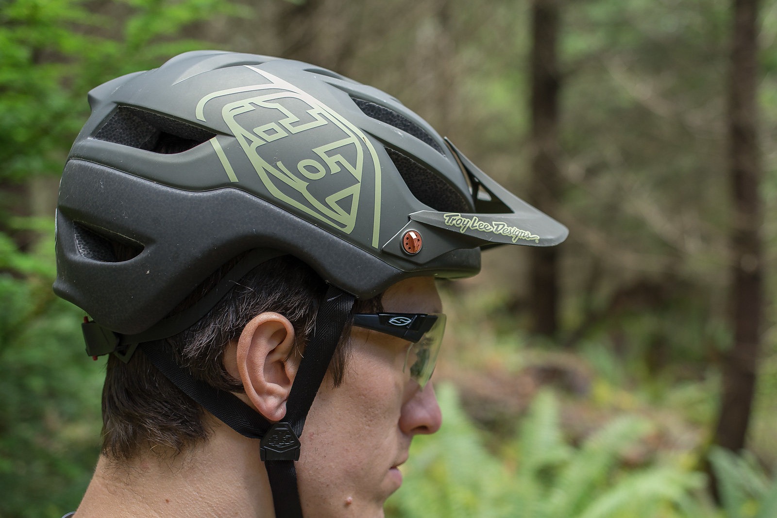 Troy lee designs a1 drone mtb hot sale helmet