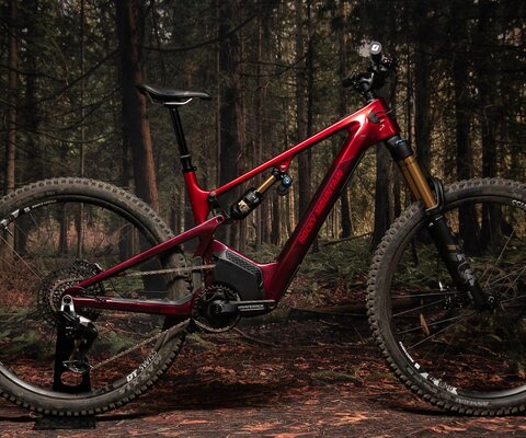 The new Altitude Powerplay has similar lines to Rocky's other e-bikes, with a totally different suspension system.