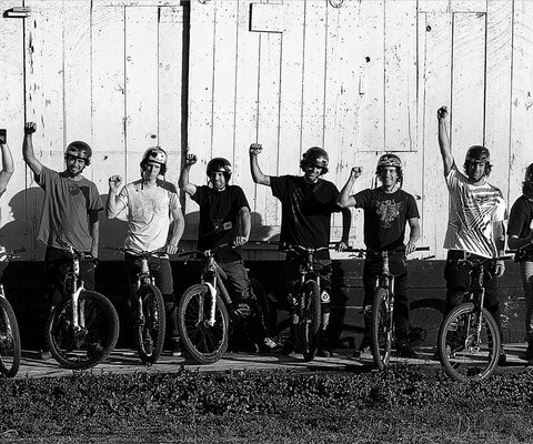 If any one place can show the power of community, look no further than the Aptos Post Offi ce jumps. The jumps may no longer exist, but their legacy forever lives on in everyone who spent time there. A few of the Post Office’s most notorious regulars. Photo courtesy of Anthill Films