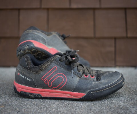 The Freerider Contact shoes are a mix of rugged and simple and have the grip to hold their own in any situation.