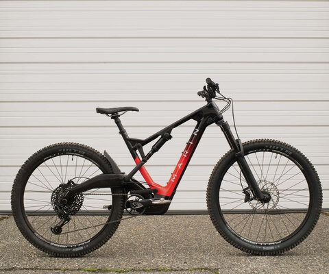 With a large down tube, big bottom bracket and no chainstays, the Mount Vision sure is unique—but so is the ride it delivers.