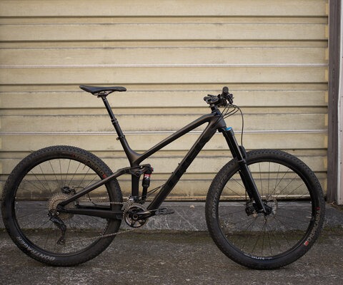Trek's Fuel EX 9.8 has been updated into an all-around trail slayer that can be set up with either 29" of 27.5+ wheels.