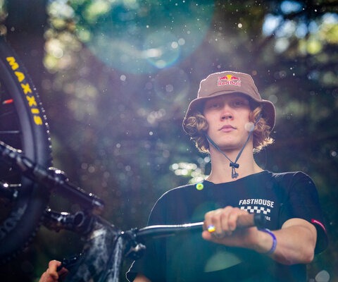 Being the 2019 Red Bull Joyride champion, all eyes were on Johansson as the 2020 Crankworx tour kicked off in Rotorua, New Zealand. Johansson, all business before the competition. Photo: Sven Martin