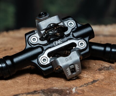 The new OneUp XC Clip is lighter, thinner, more affordable, and more colorfull than the competition.