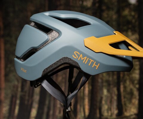The Pilot is an affordable helmet with classic Smith lines.
