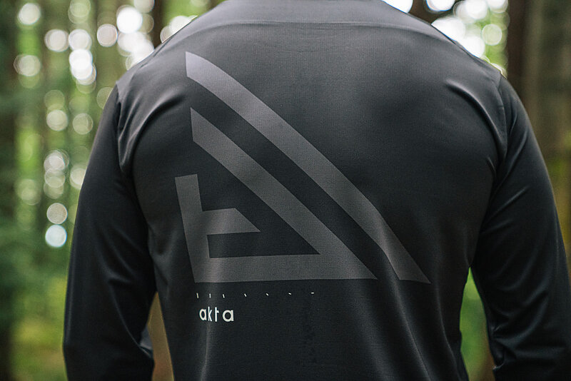 Apparel Review | akta Trail Pants and LS Trail Jersey Review | Freehub ...