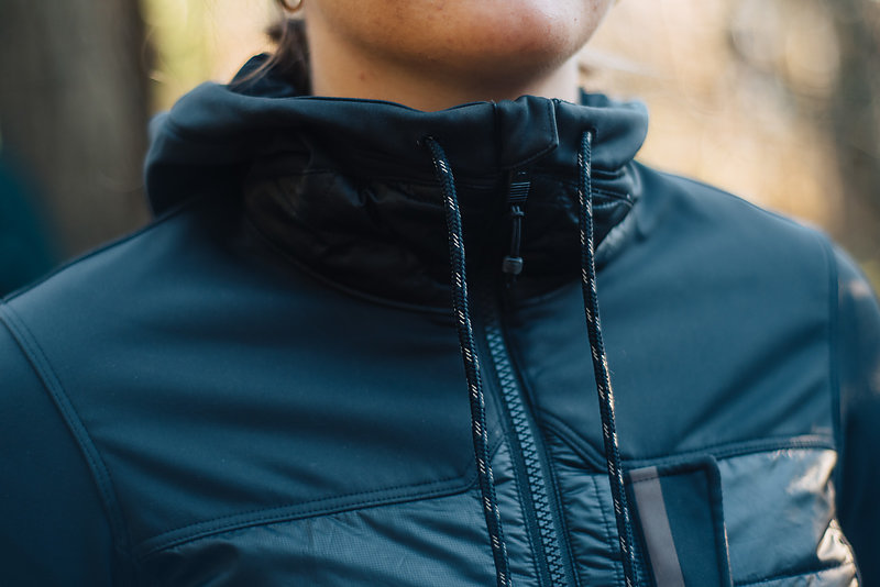 Pearl Izumi Womens Versa Quilted Hoodie at BikeTiresDirect