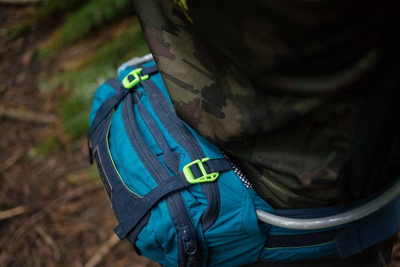 Dakine low 2025 rider hip pack